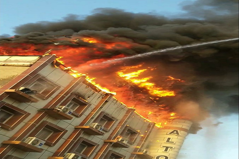اخلاء 42 نزيل وإخماد حادث حريق اندلع في فندق وسط كربلاء