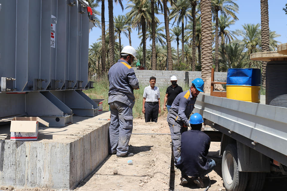 لفك الاختناقات.. نصب محطة متنقلة في احدى قرى قضاء الحسينية في كربلاء (صور)