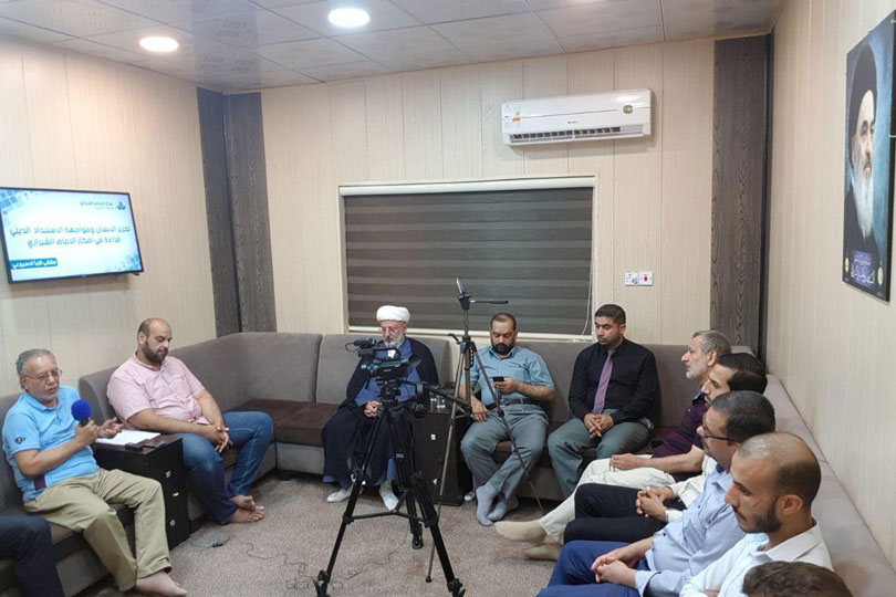 في الحكومات الاستشارية يأتي الحاكم إلى الحكم باختيار الناس، ويعمل لمصلحة الناس