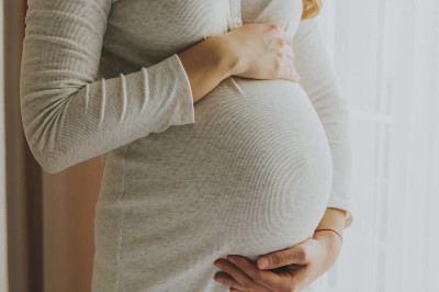 الحمل والولادة وتأثيره على عظام الأم: حملة وهن على وهن